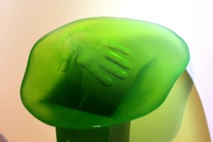 blanka-adensamova-uranium-melted-glass-sculpture-the-hand-of-the-artist